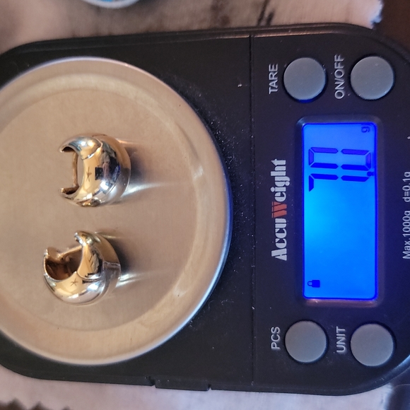 14k YG Tapered Wide Huggie Earrings (Made in Italy) - Picture 1 of 3